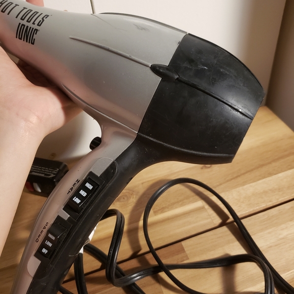 Hot Tools Hair Dryer - Picture 5 of 5